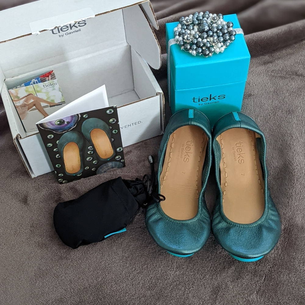 Tahitian pearl tieks